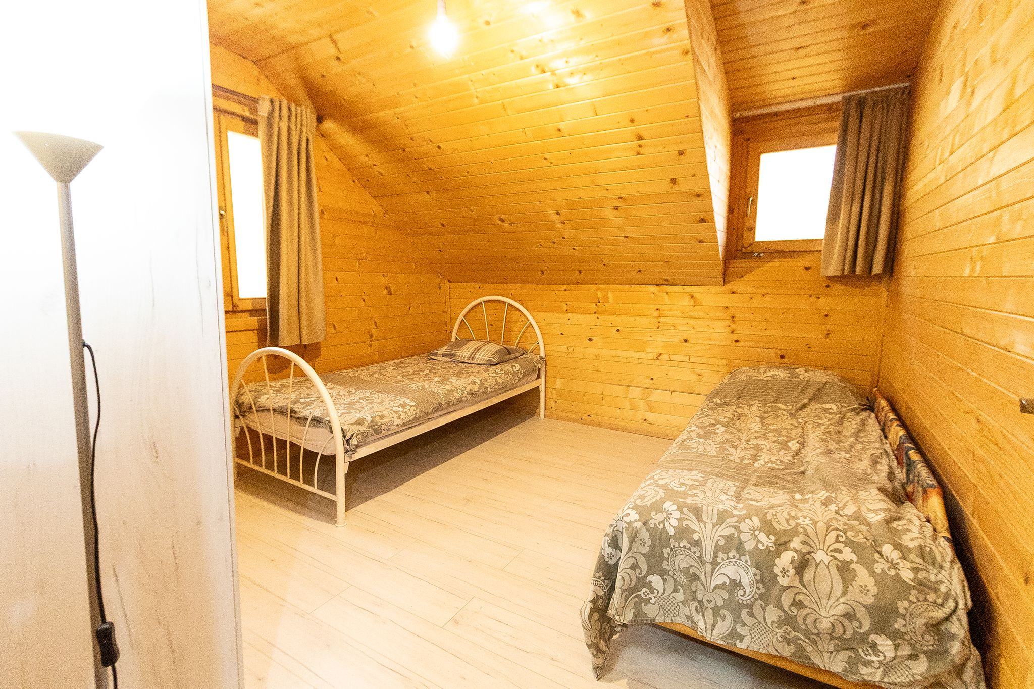 Twin bedroom